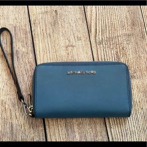 Brand New Michael Kors Wallet and Wristlet